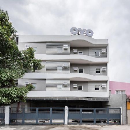 Super Oyo 515 Finnex Hotel Mandaluyong Екстериор снимка