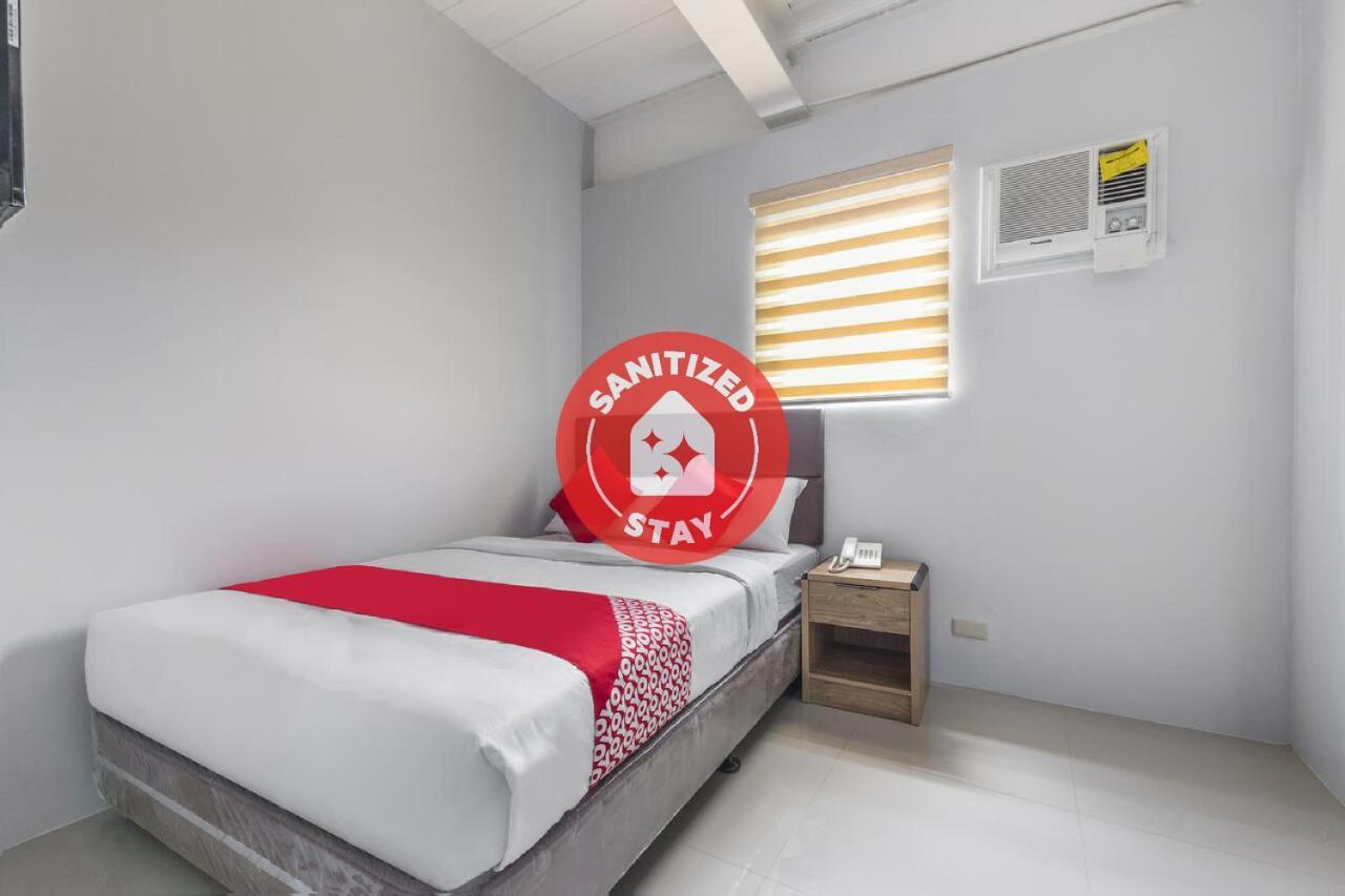 Super Oyo 515 Finnex Hotel Mandaluyong Екстериор снимка