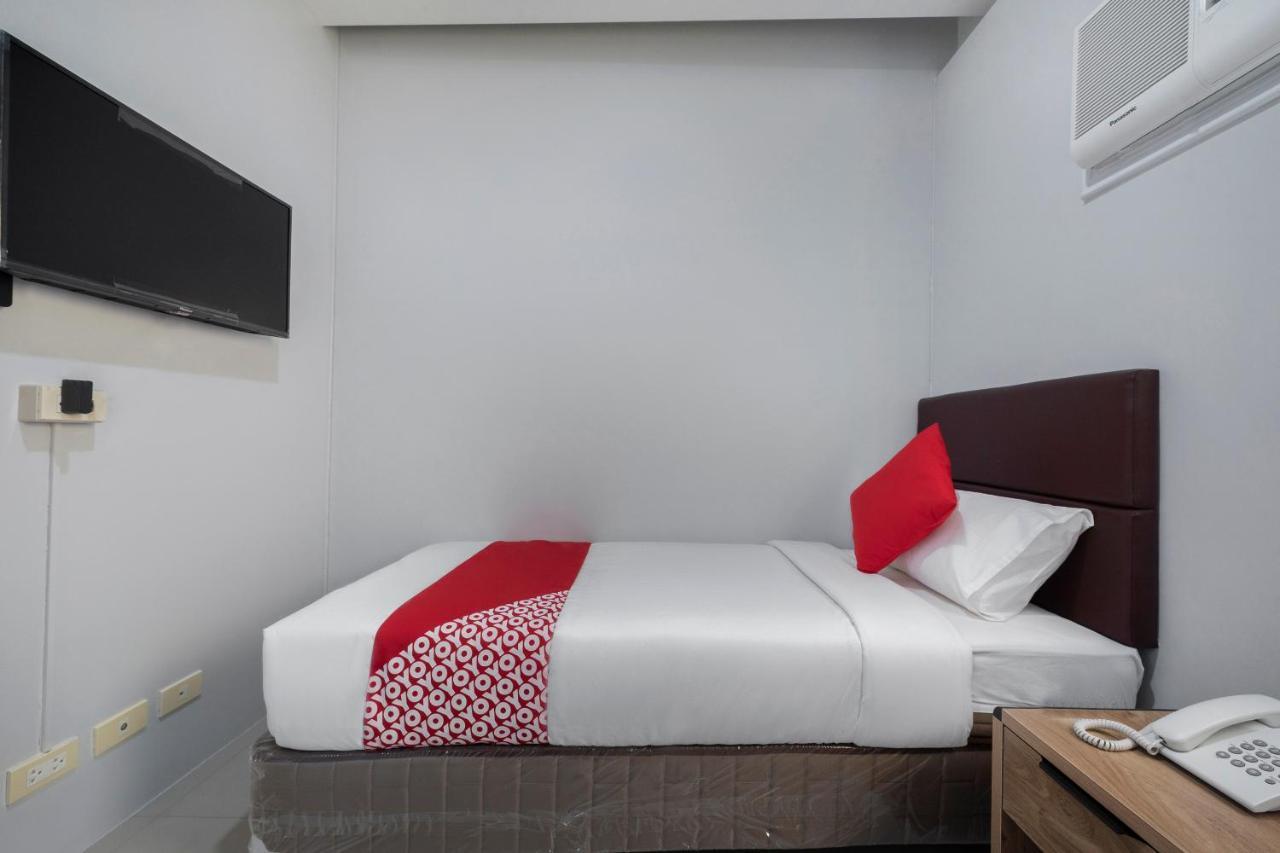 Super Oyo 515 Finnex Hotel Mandaluyong Екстериор снимка