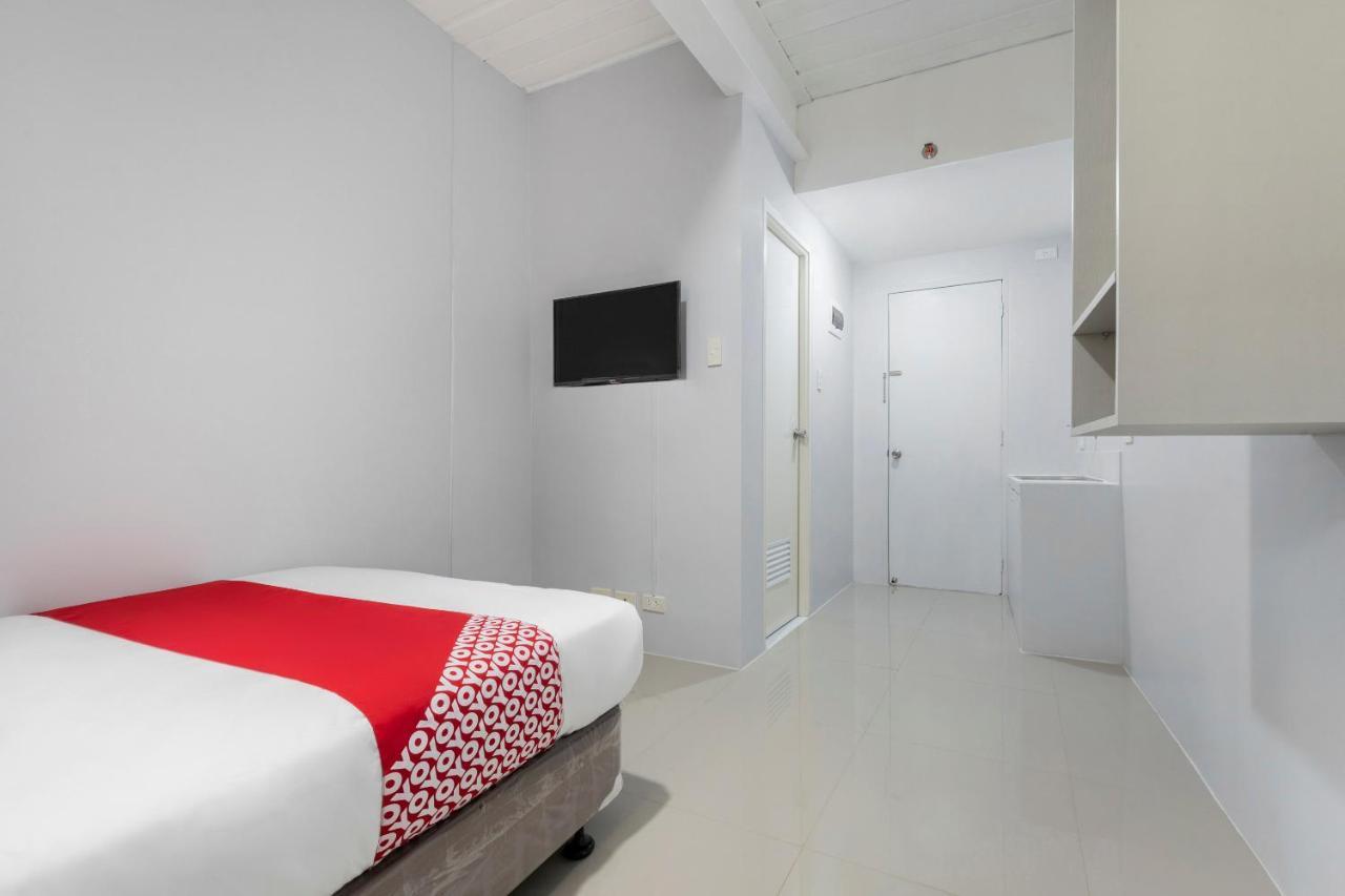 Super Oyo 515 Finnex Hotel Mandaluyong Екстериор снимка